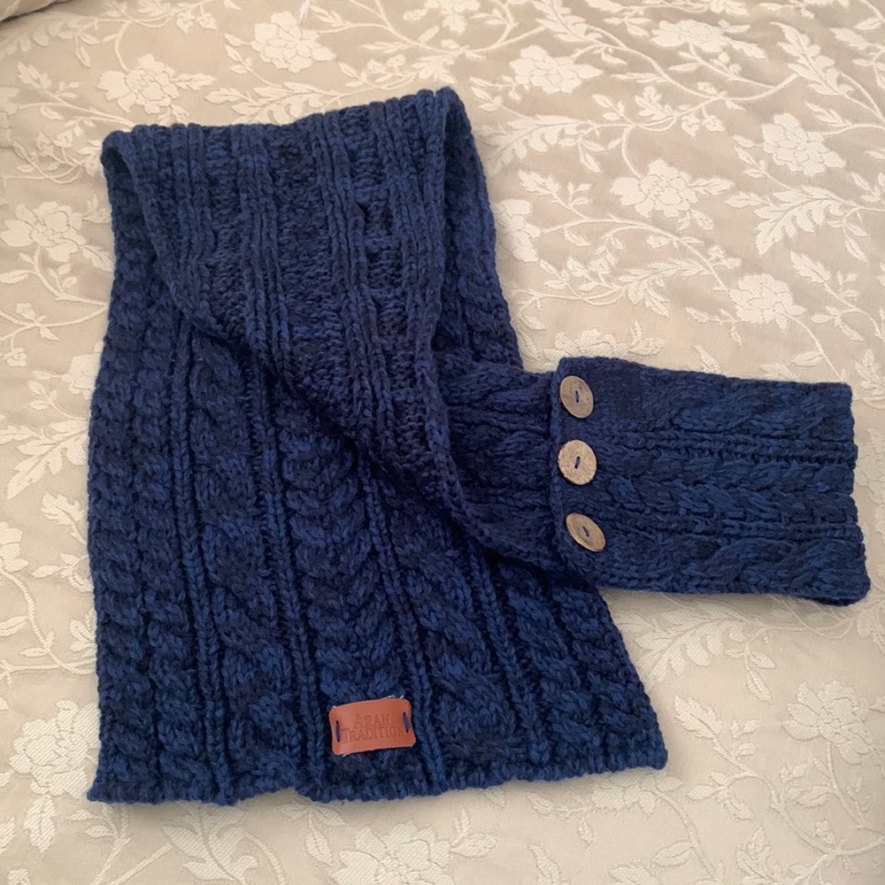 Aran Tradition Scarf NWOT